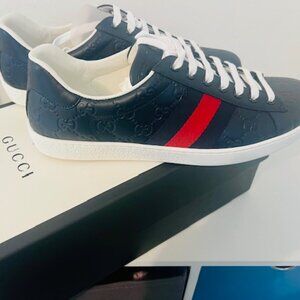 Gucci Ace Signature Sneaker - BRAND NEW, WITH BOX, SHOE BAGS & TAGS